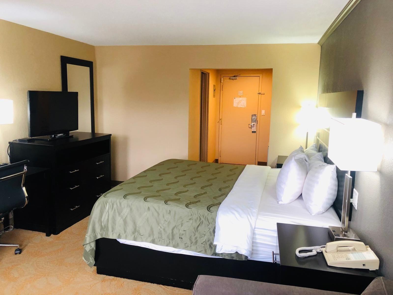 Quality Inn Брейсбридж Экстерьер фото