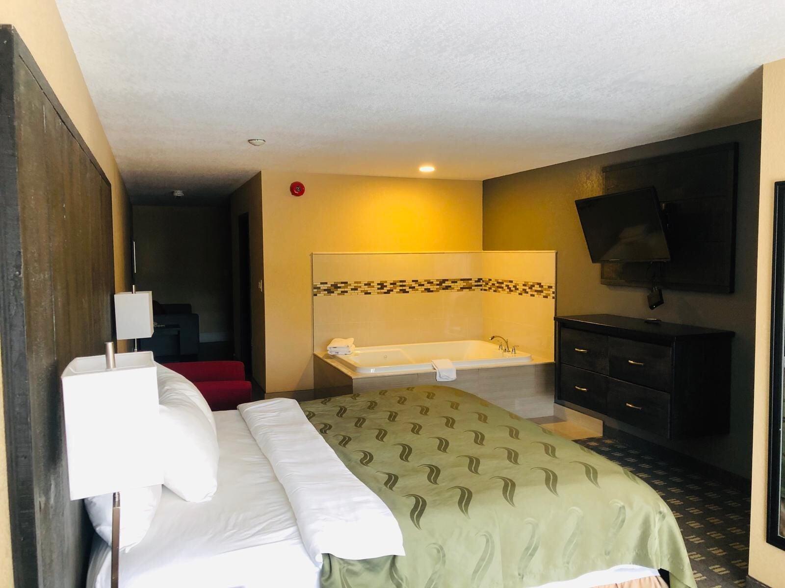 Quality Inn Брейсбридж Экстерьер фото