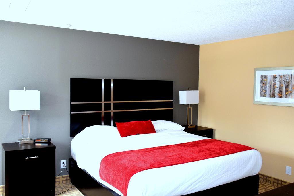 Quality Inn Брейсбридж Экстерьер фото