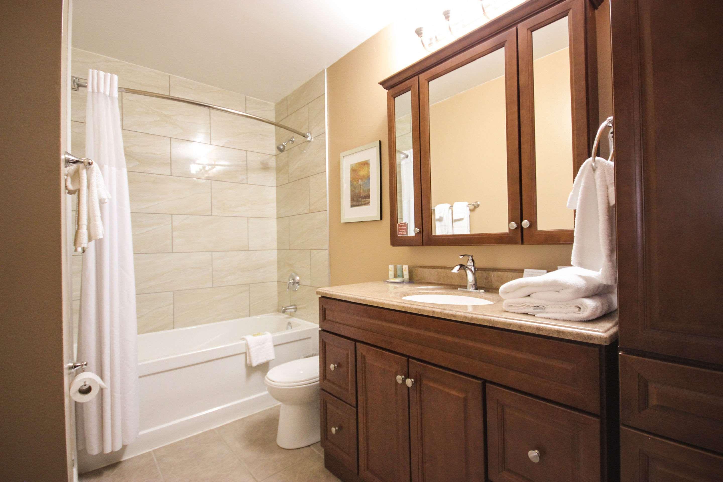 Quality Inn Брейсбридж Экстерьер фото