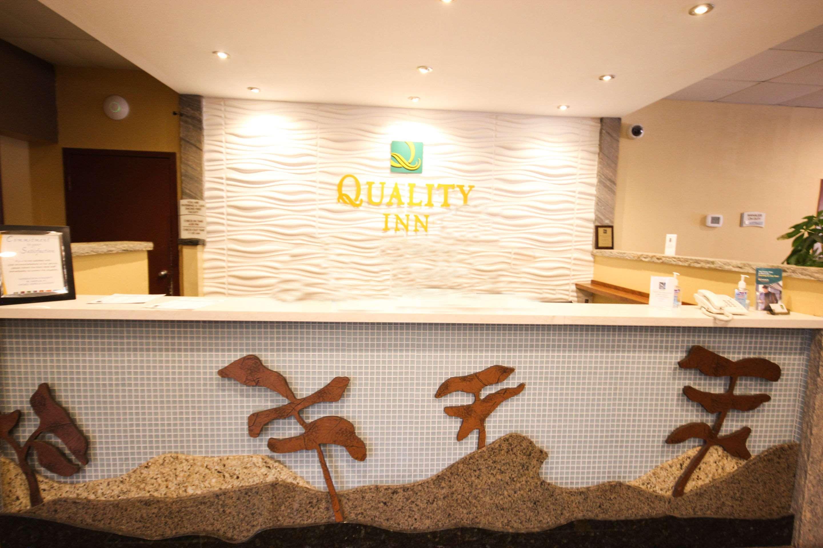 Quality Inn Брейсбридж Экстерьер фото